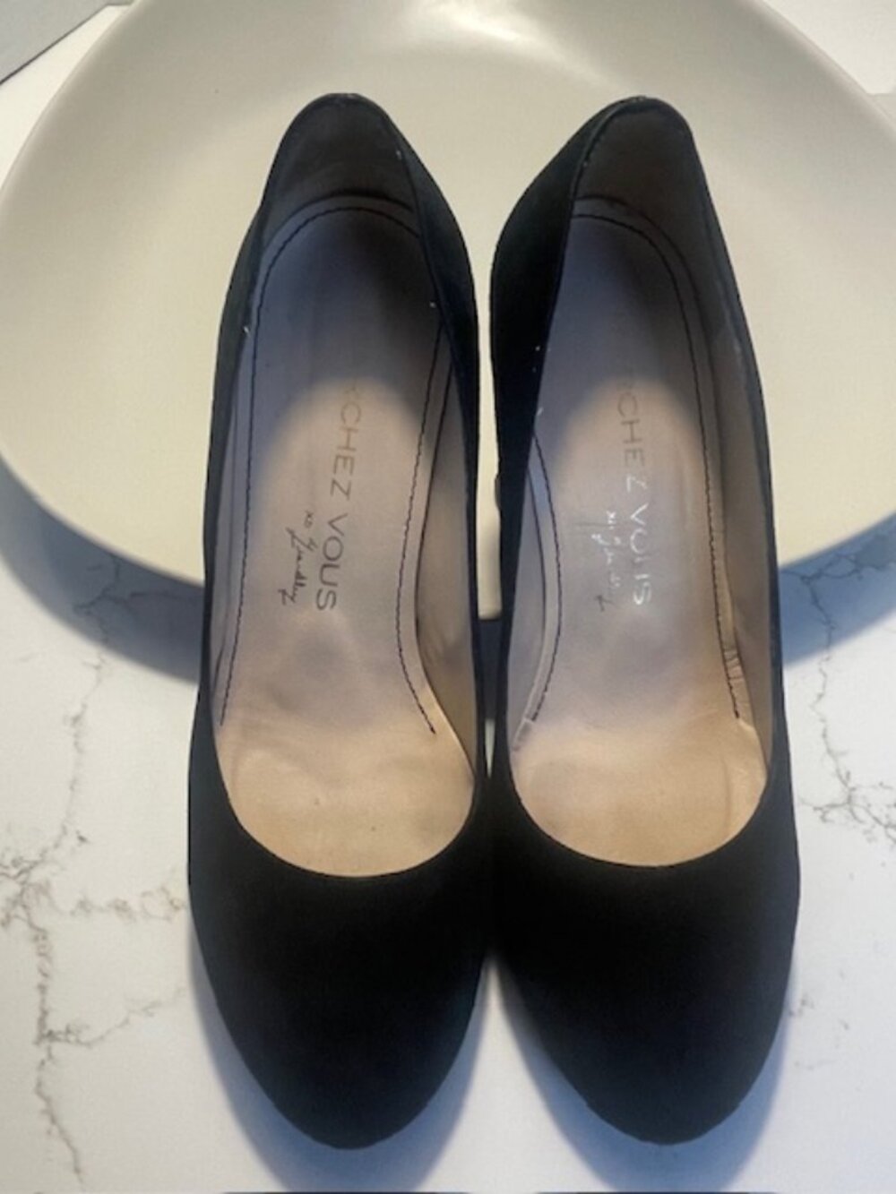Marchez Vous xo by Yeardley black suede pumps. Size 8.